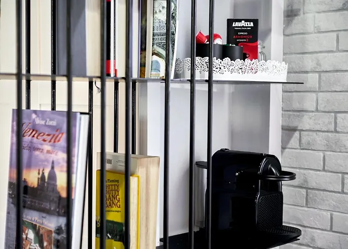 Chiclife Sarona Shenkin - Borgo Santa Caterina & Museum