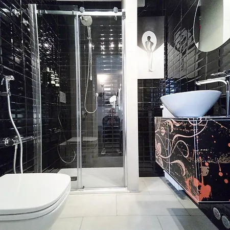 Chiclife Sarona Shenkin - Borgo Santa Caterina & Museum Bergamo