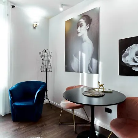 アパート Chiclife Sarona Shenkin - Borgo Santa Caterina & Museum ベルガモ