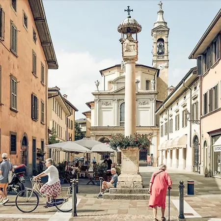 Chiclife Sarona Shenkin - Borgo Santa Caterina & Museum Bergame
