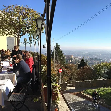 Chiclife Sarona Shenkin - Borgo Santa Caterina & Museum