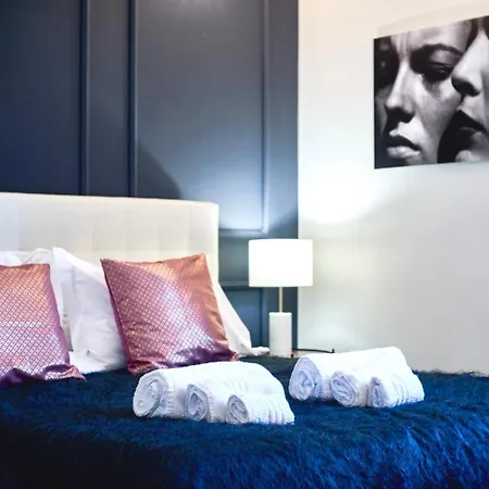 Chiclife Sarona Shenkin - Borgo Santa Caterina & Museum * Бергамо